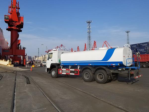 By roro ship-Water sprinker tank truck