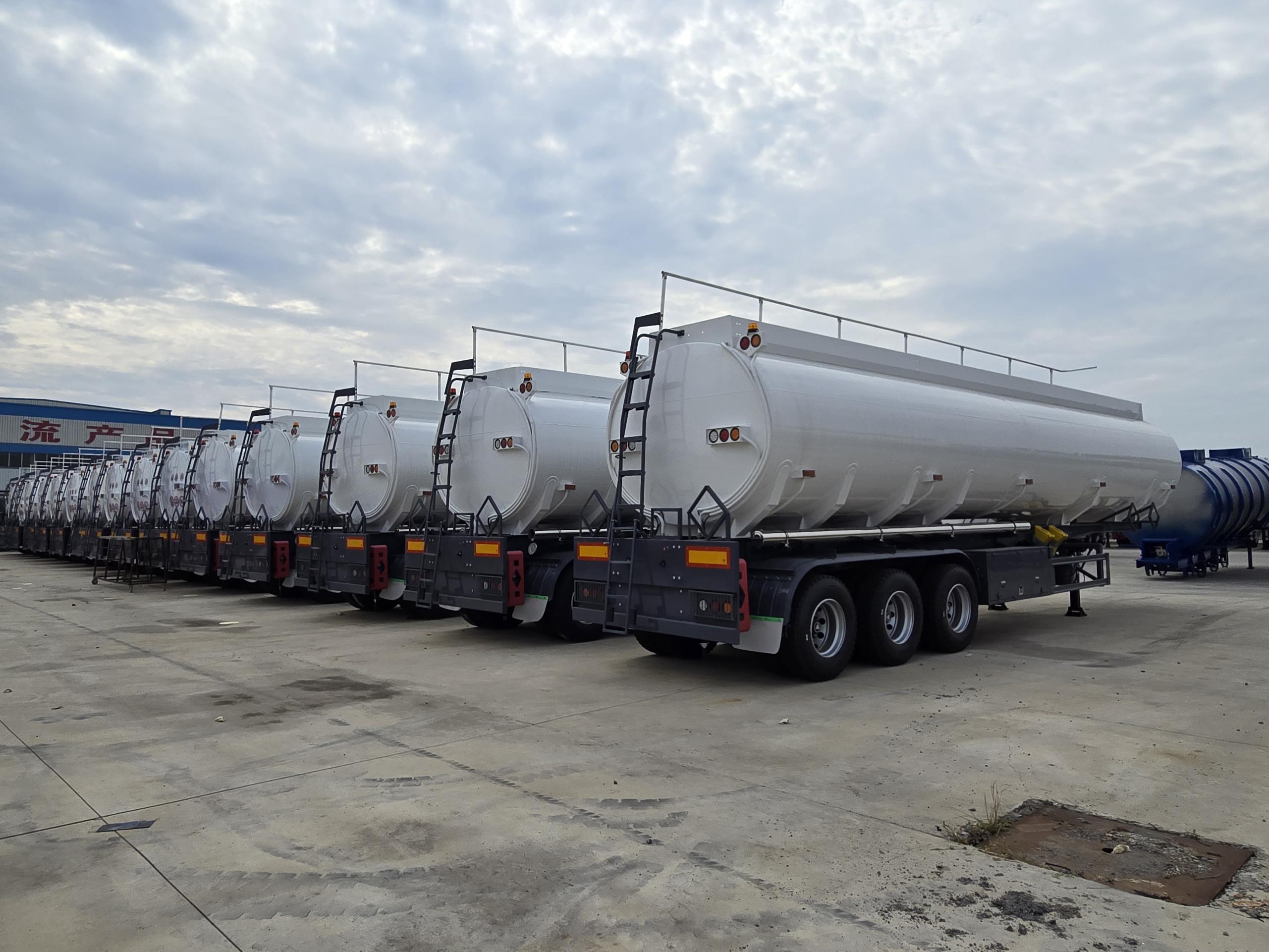 15 fuel tank trailers for Mali